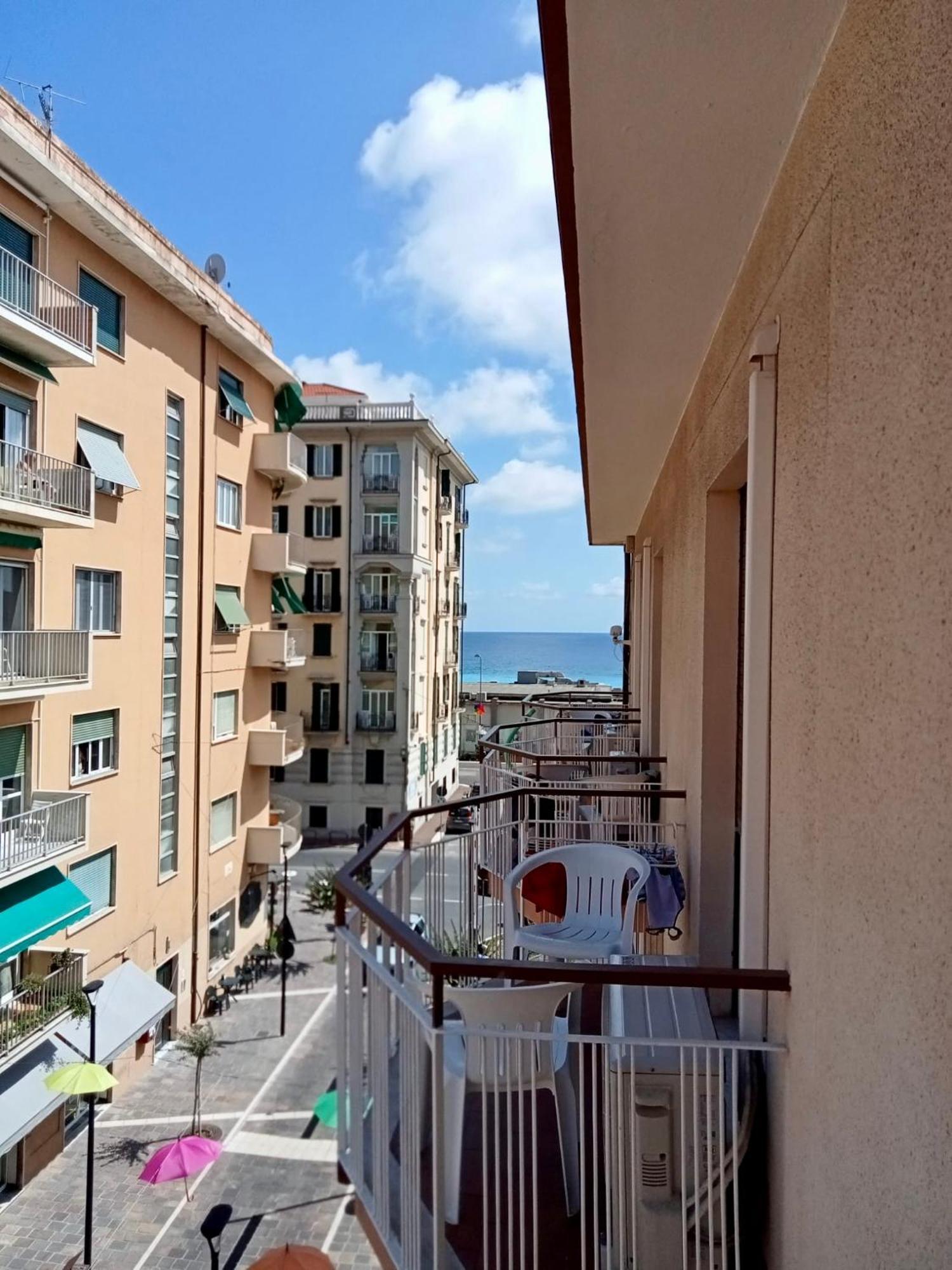 Hotel La Bussola Finale Ligure Exterior photo