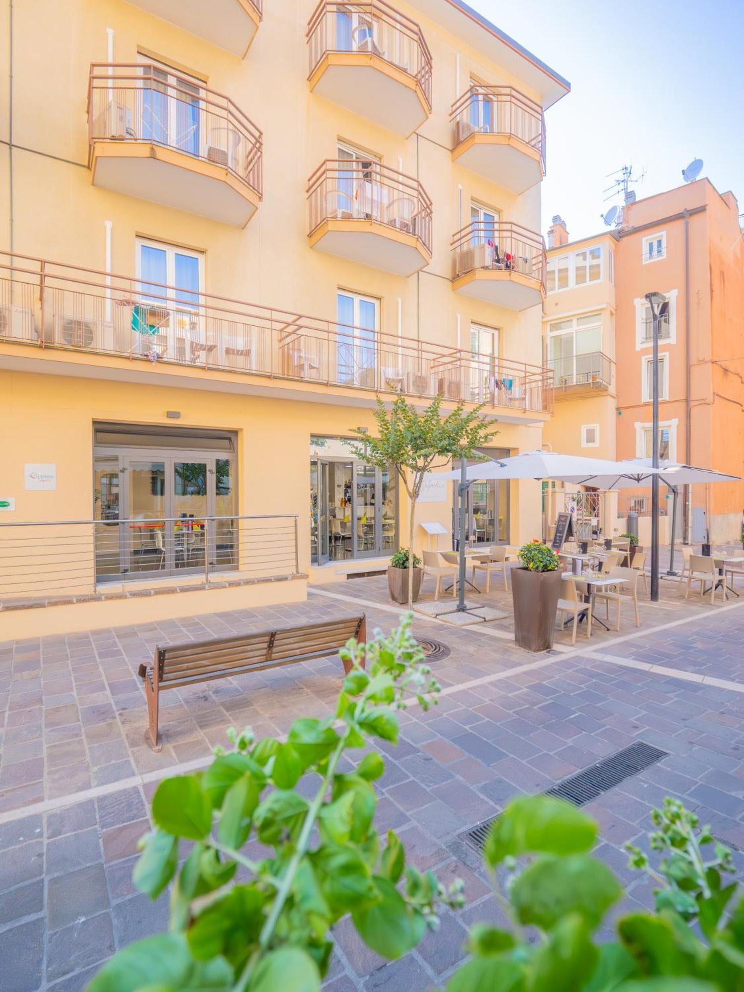 Hotel La Bussola Finale Ligure Exterior photo