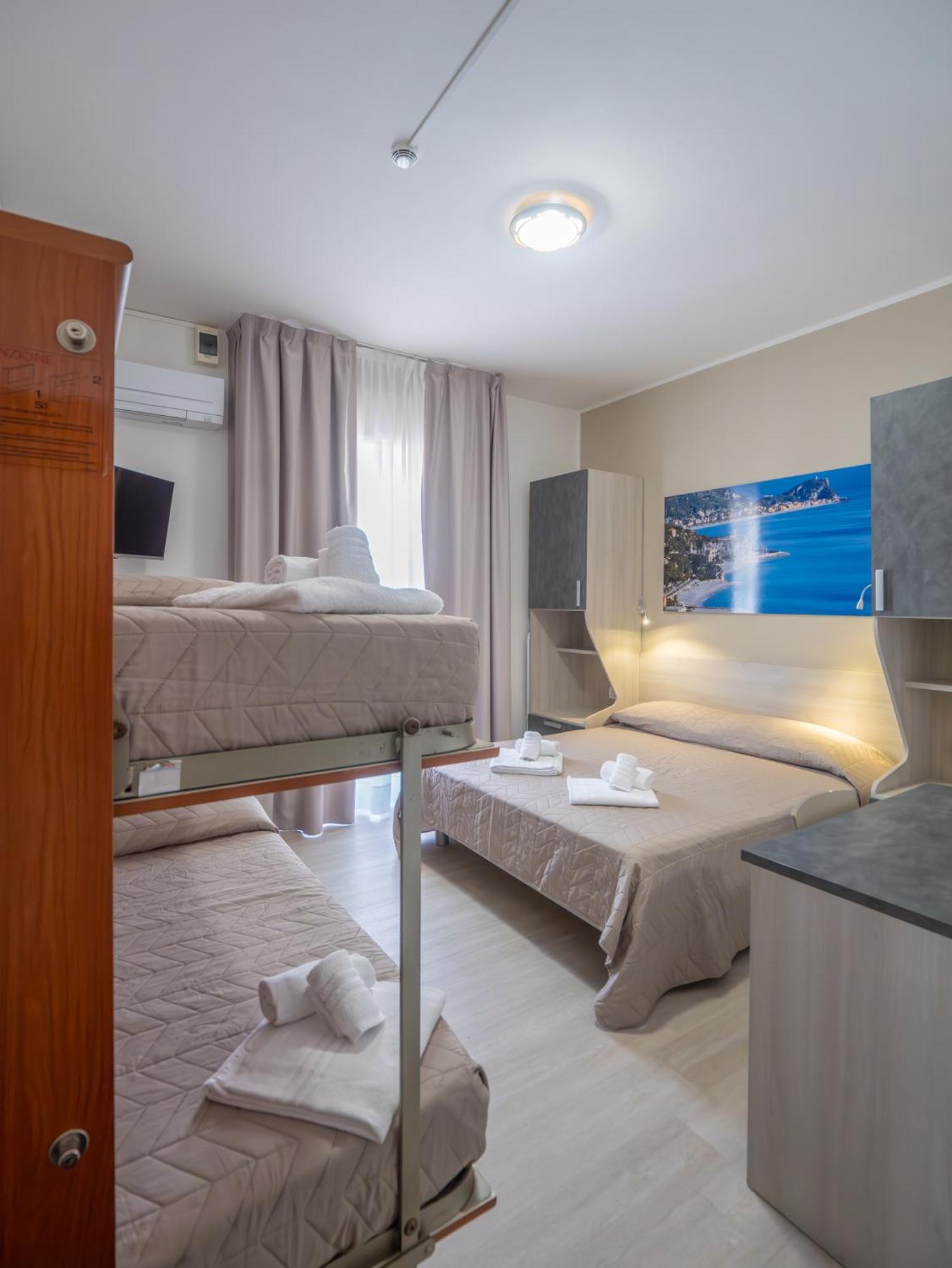 Hotel La Bussola Finale Ligure Exterior photo