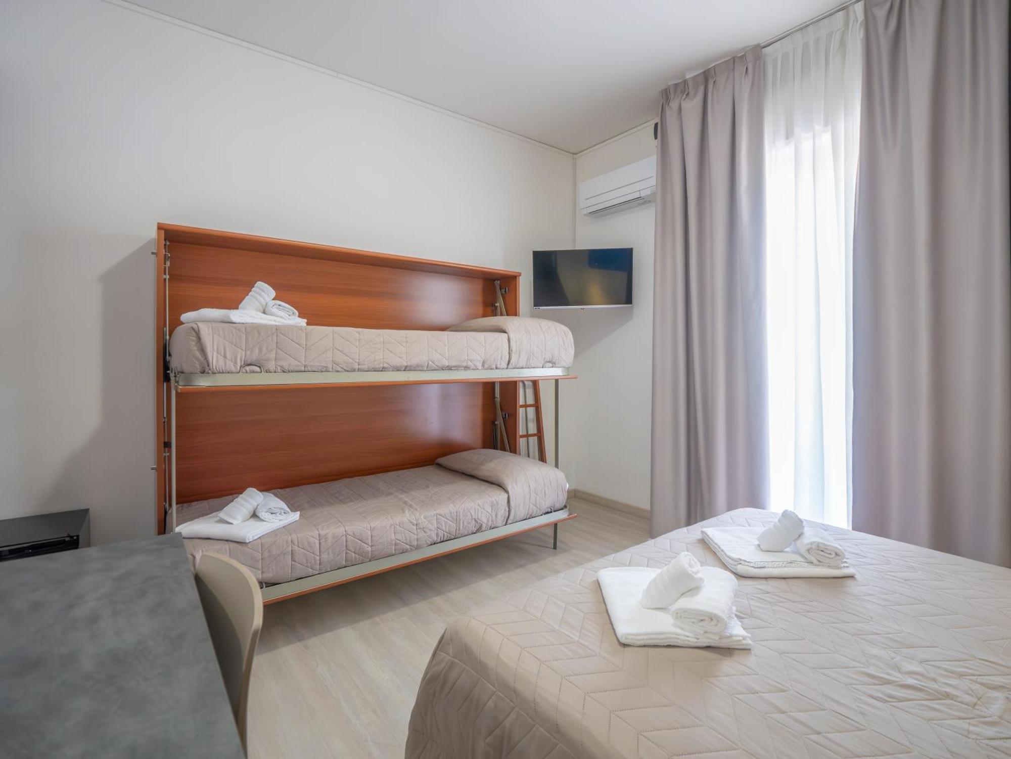 Hotel La Bussola Finale Ligure Exterior photo