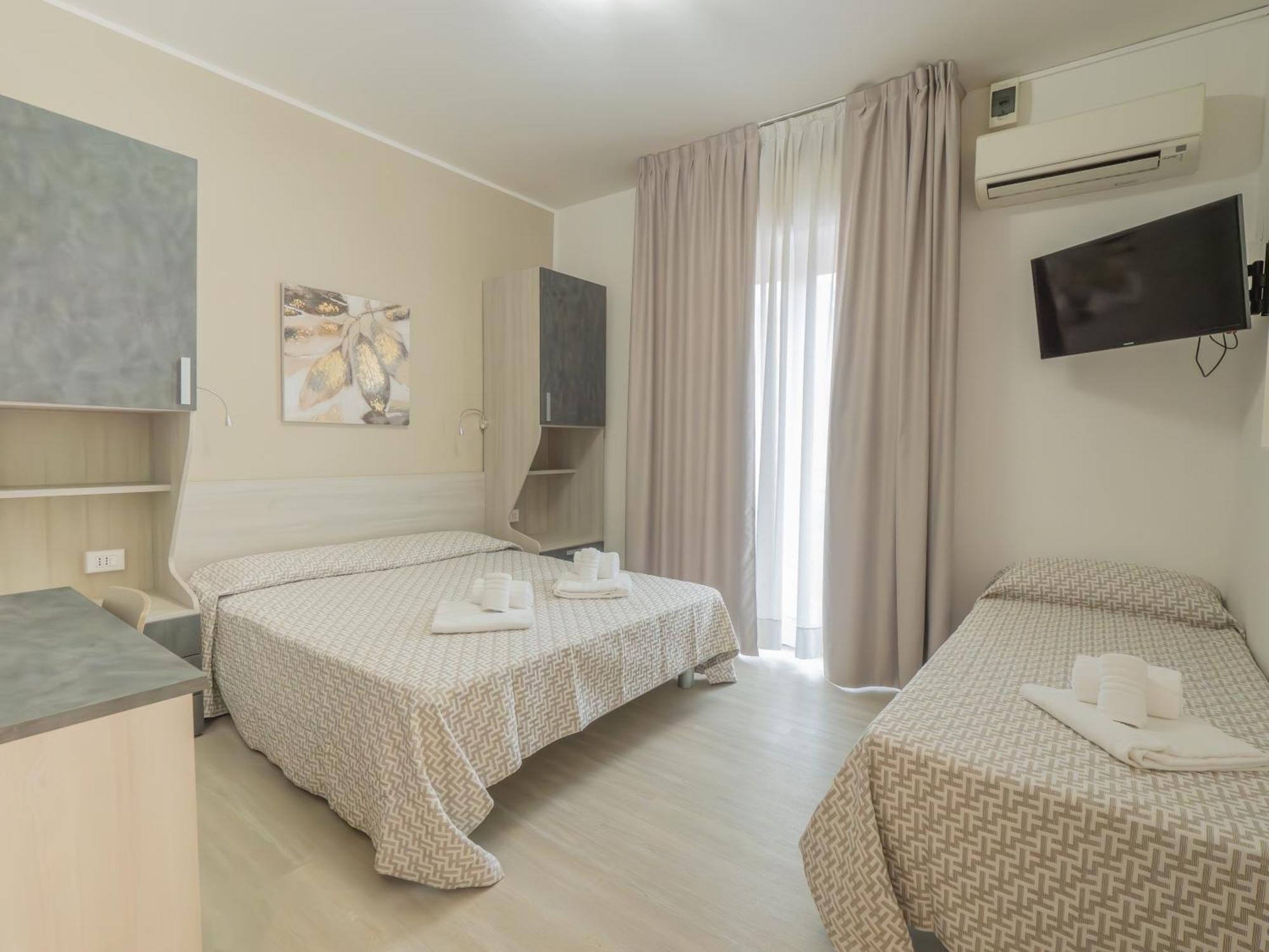 Hotel La Bussola Finale Ligure Exterior photo