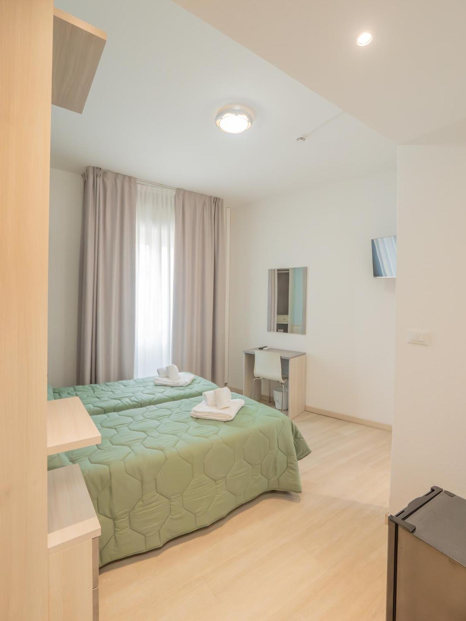 Hotel La Bussola Finale Ligure Exterior photo