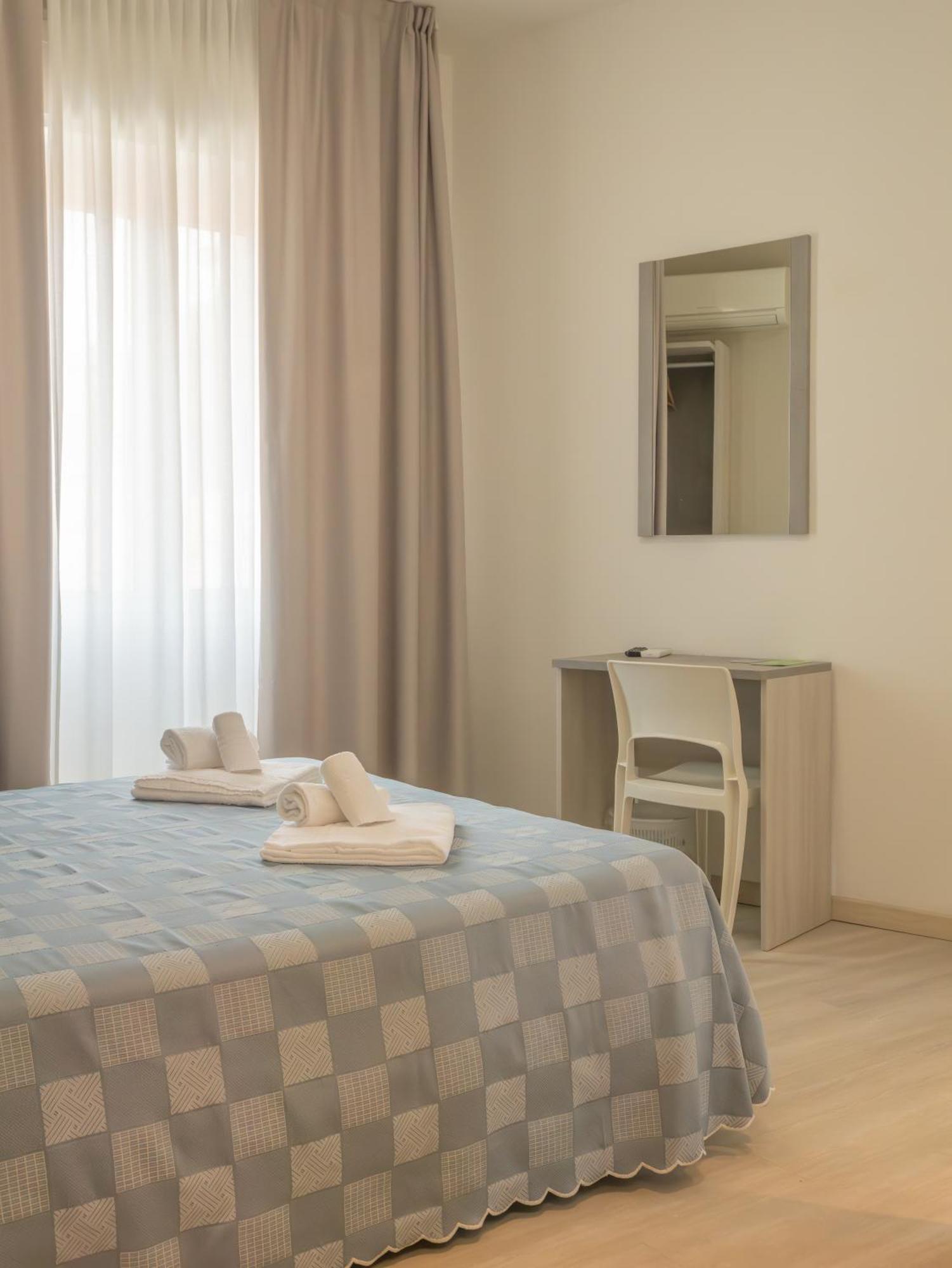 Hotel La Bussola Finale Ligure Exterior photo